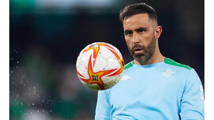 Claudio Bravo será titular en el Real Betis que buscará llegar a la final de la Copa del Rey.