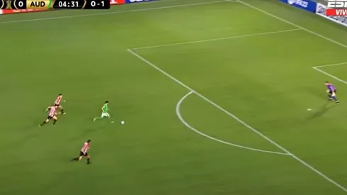 Lautaro Palacios tuvo la opción de marcar al comienzo del partido