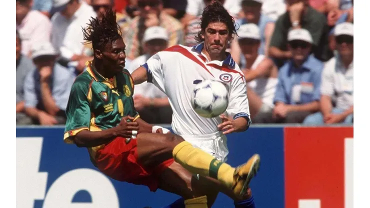 Rigobert Song y Marcelo Salas en el Mundial de Francia 1998