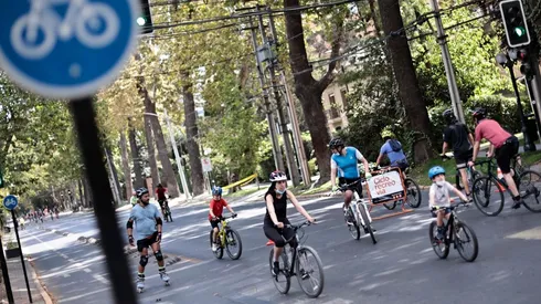 "Un cuerpo en movimiento es un cuerpo que mantiene su vitalidad y energía", dice Helaine De Grange en esta columna.