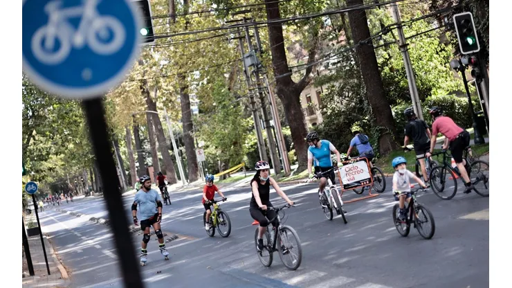 "Un cuerpo en movimiento es un cuerpo que mantiene su vitalidad y energía", dice Helaine De Grange en esta columna.