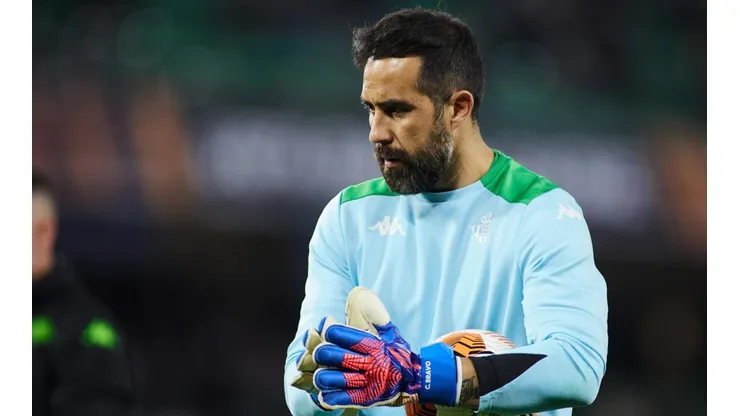 Claudio Bravo es de la partida en el derbi andaluz