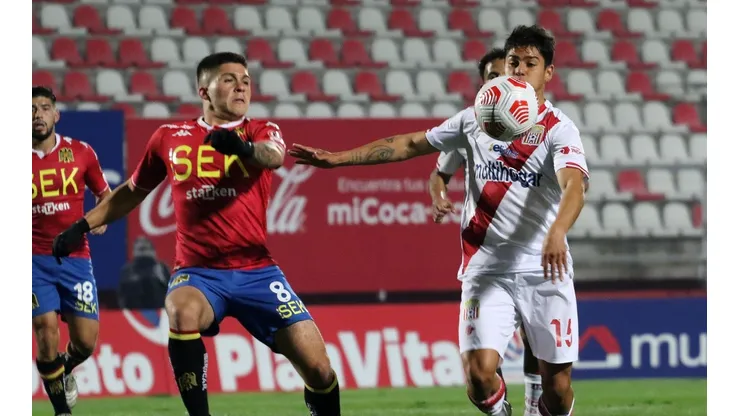 Unión Española viene de empatar frente a Everton.