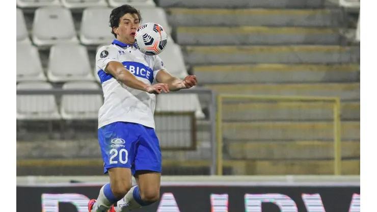 Tapia repetirá como estelar en el once de la franja.