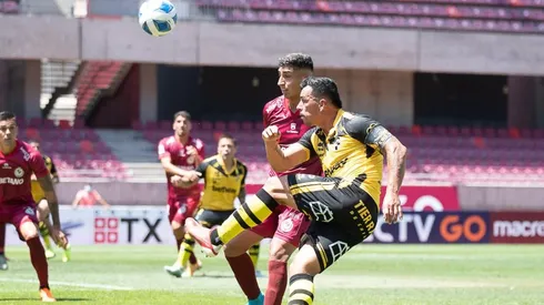 Esteban Paredes jugó los 90 minutos del clásico entre Deportes La Serena y Coquimbo Unido.