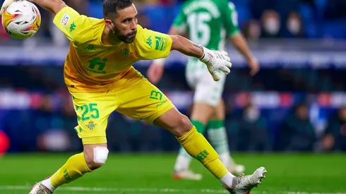 Bravo ya está en condiciones de reaparecer en el arco del Betis y fue incluido por Manuel Pellegrini en la lista de citados del Betis para el clásico ante Sevilla.