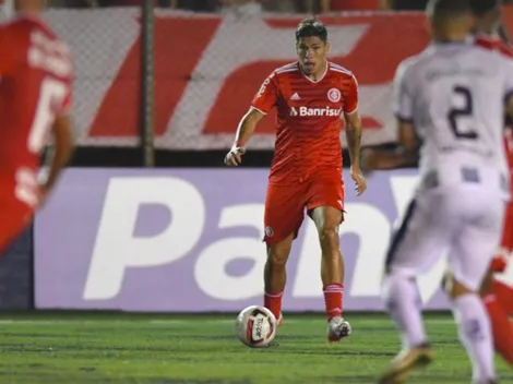 Carlos Palacios queda fuera del clásico ante Gremio