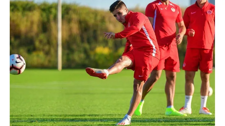 Juan Guillermo Córdova integra desde 2017 la selección de Canadá, revelación de Centro y Norteamérica y con la primera opción para clasificar al Mundial de Qatar 2022