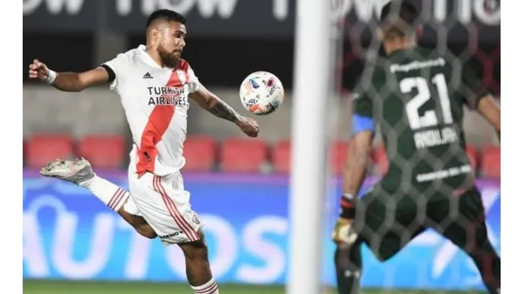 Paulo Díaz regresa a la titularidad este domingo ante Racing