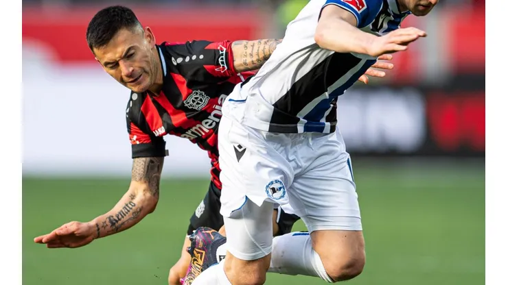 Charles Aránguiz fue titular en goleada del Leverkusen en la Bundesliga