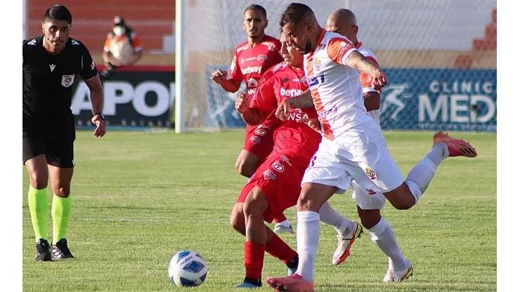 Cobresal y Ñublense animaron un duro empate en El Salvador