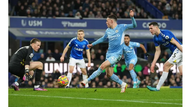 Phil Foden anotó en el final y le dio el triunfo al City ante el Everton