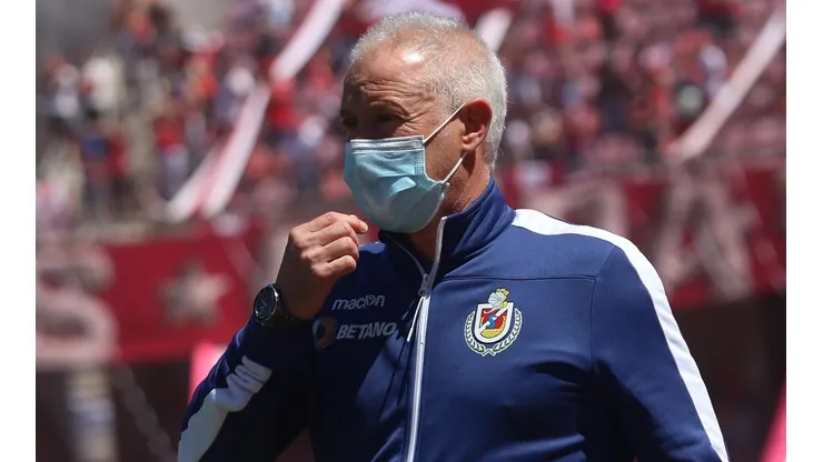 Ivo Basay confía en su experiencia para el clásico ante Coquimbo Unido.