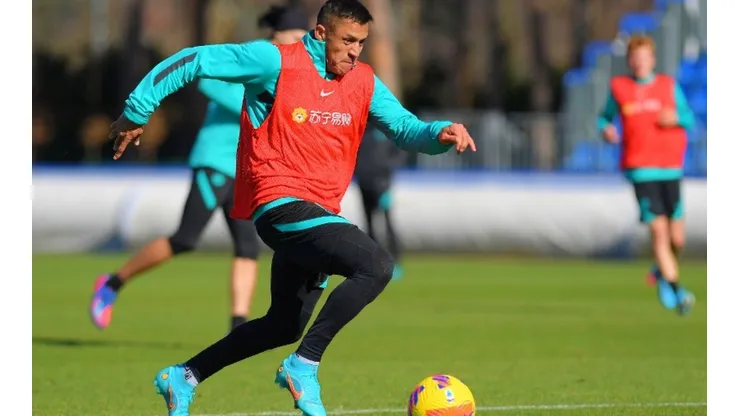 Alexis Sánchez espera estar desde la partida en el duelo entre Genoa e Inter de Milán este viernes por la liga italiana