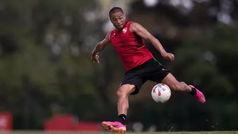 Leandro Benegas calentó el choque con Boca Juniors