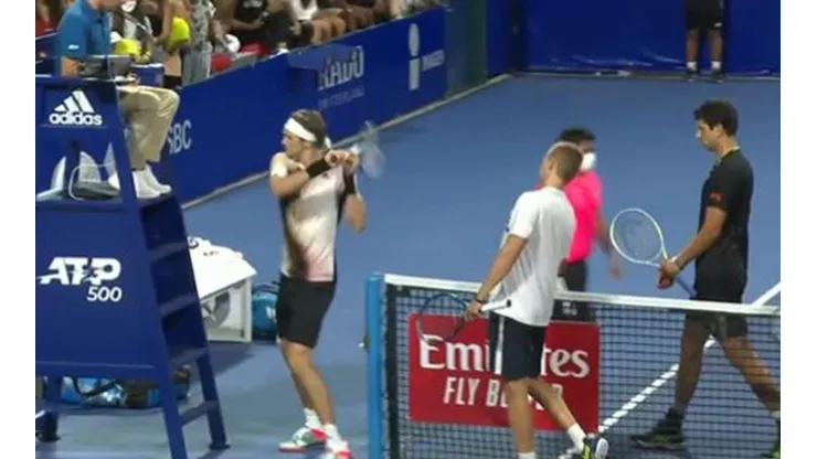 Zverev revienta su raqueta contra la silla del juez en Acapulco