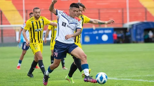 Deportes Recoleta debutó en la Primera B con empate ante Fernández Vial.