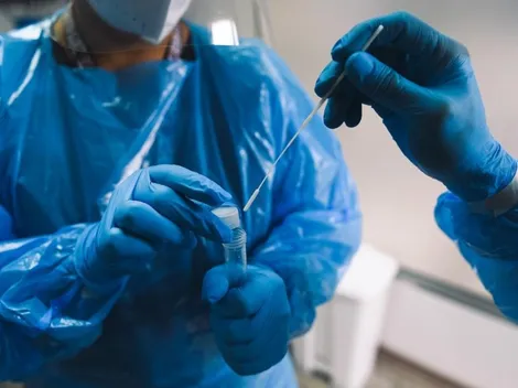 ¿Cuántos casos de covid-19 hay este martes 22 de febrero en Chile?