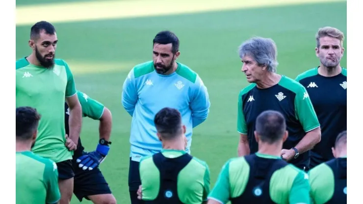 Pellegrini remece al Betis antes de la práctica
