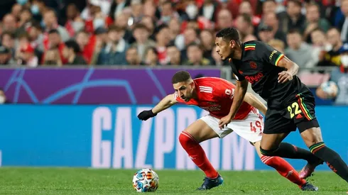 Sebastien Haller logró el raro hecho de marcar gol y autogol.