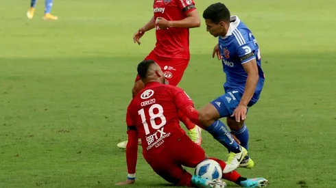 Poblete le entró duro a Cerezo y fue expulsado