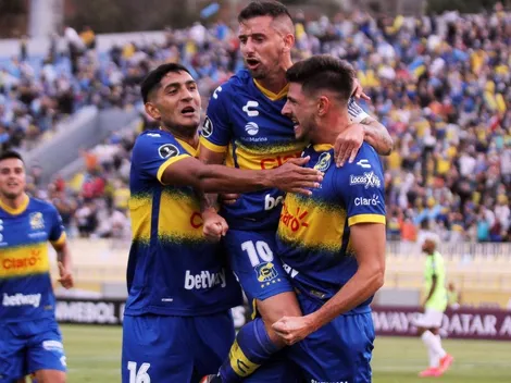 Everton golea y pone un pie en la próxima fase