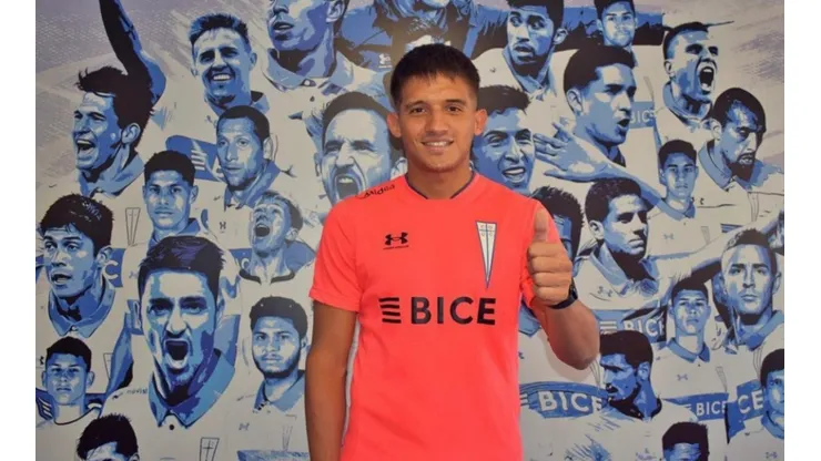 Yamil Asad alcanzó a jugar solo 13 minutos en su debut con Universidad Católica y tuvo que ser reemplazado en el 90+3' tras sufrir una dolencia física.