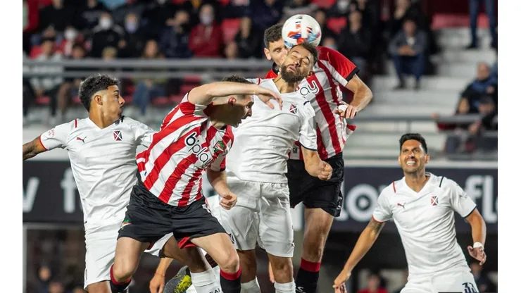 Estudiantes de La Plata entrenará en el Monumental para el choque con Audax