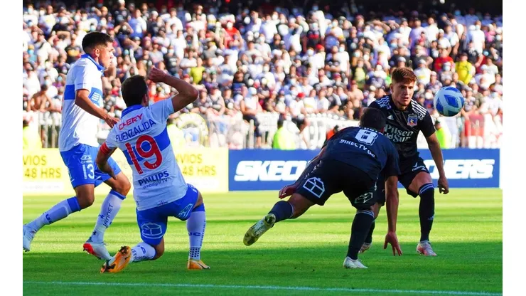 Universidad Católica y Colo Colo pusieron el balón en juego sólo 44 minutos en la última edición de la Supercopa disputada en Concepción