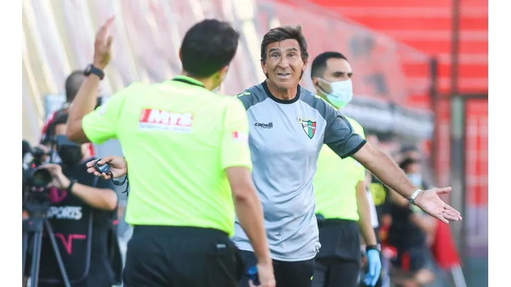 Gustavo Costas tuvo duras palabras para los árbitros tras el duelo con Coquimbo