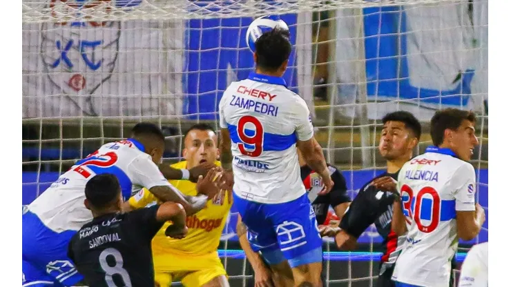 Fernando Zampedri anotó el único gol de Universidad Católica