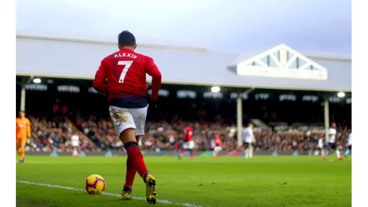 Alexis Sánchez jugó en Craven Cottage en 2019 con Manchester United. El centenario estadio es uno de los más emblemáticos del fútbol inglés