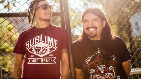 Tomás Maldonado y Robinson Acuña encarnan Camiseta 22, el proyecto que devuelve a los ex Guachupé al primer plano de la música chilena