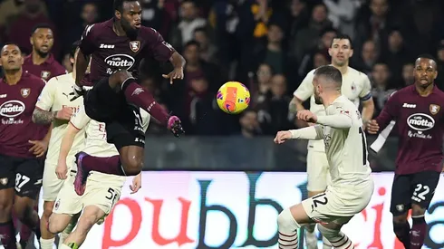 Milan sufre un duro golpe en su pelea por el título de la Serie A.