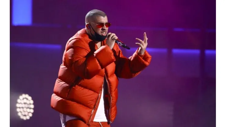 Bad Bunny en el escenario.
