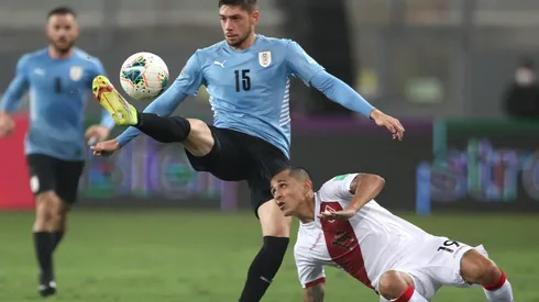 Perú y Uruguay se enfrentan en un compromiso con tintes de final.
