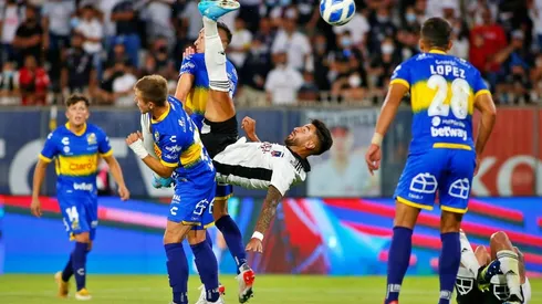 Juan Martín Lucero debutó en Colo Colo con gol ante Everton.