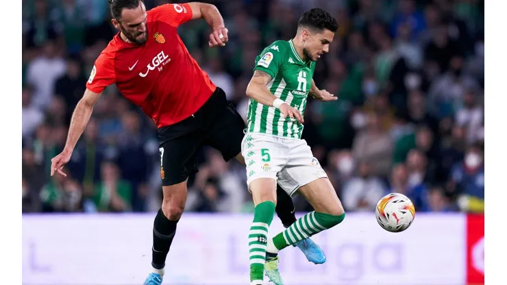 El Betis no se cansa de celebrar con Pellegrini en la banca