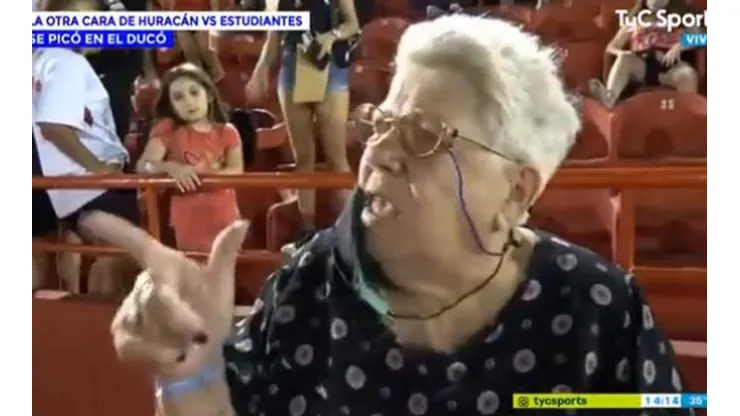 Abuela se hace viral por su reacción contra un jugador de Estudiantes