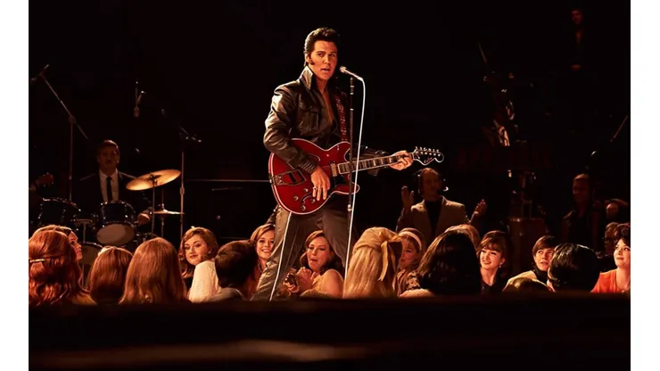 Austin Butler como Elvis Presley en la película de Baz Lurhmann.