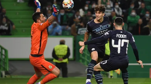 El Manchester City sufre con complicaciones en su viaje de regreso