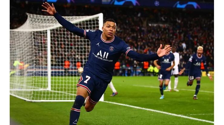 Mbappé se mandó un golazo sobre el final