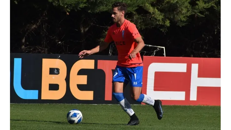 Melano hizo su debut no oficial con la UC.