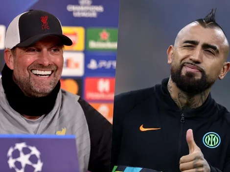 Klopp le cierra un ojo a Vidal antes de Inter-Liverpool