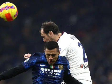 Alexis recibe su premio al "mejor jugador del mes" del Inter