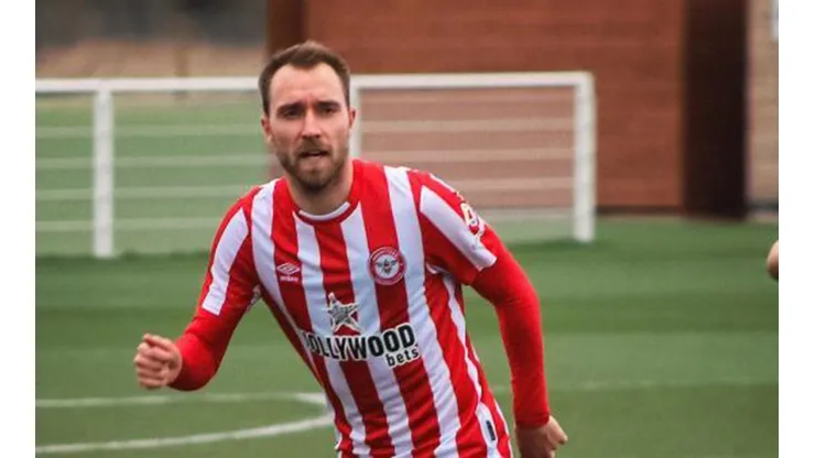 Eriksen jugó en un partido amistoso del Brentford
