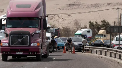 Camioneros deponen paro en zona Norte