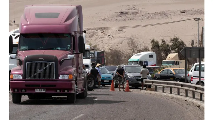 Camioneros deponen paro en zona Norte