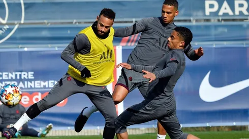 Neymar se pone a tono y entrena a la par del grupo del PSG.