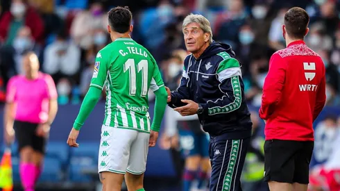 Pellegrini le da instrucciones a Tello ante Levante